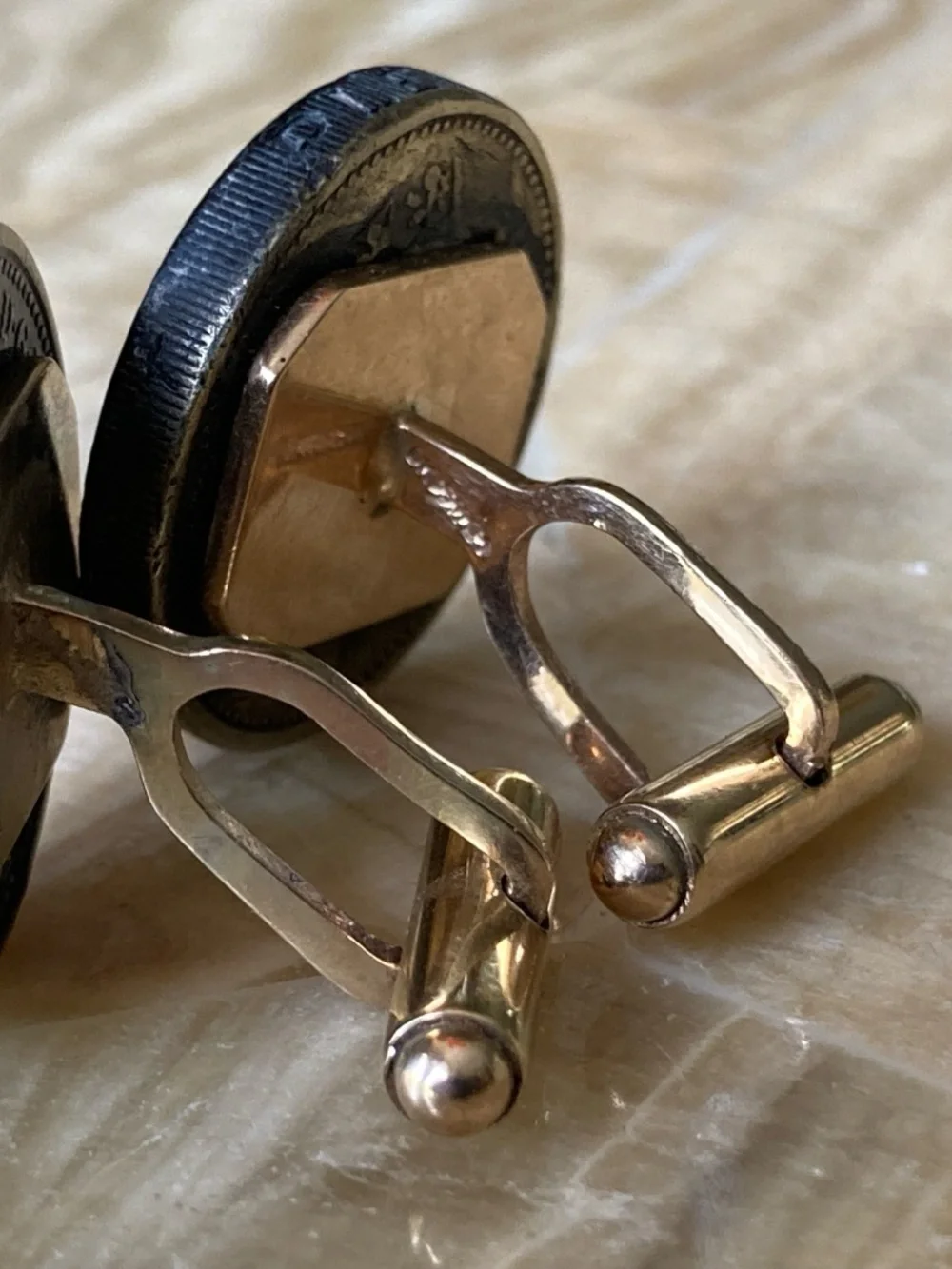 Aged Welsh Leek £1 Coin Cufflinks – Genuine British One Pound Coins – Handmade
